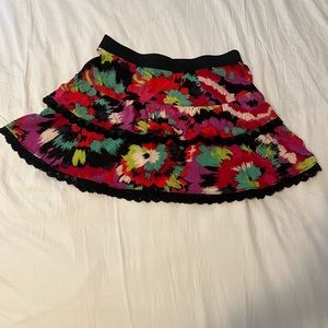 Fun, Y-2K short skirt. Worn but in great condition.